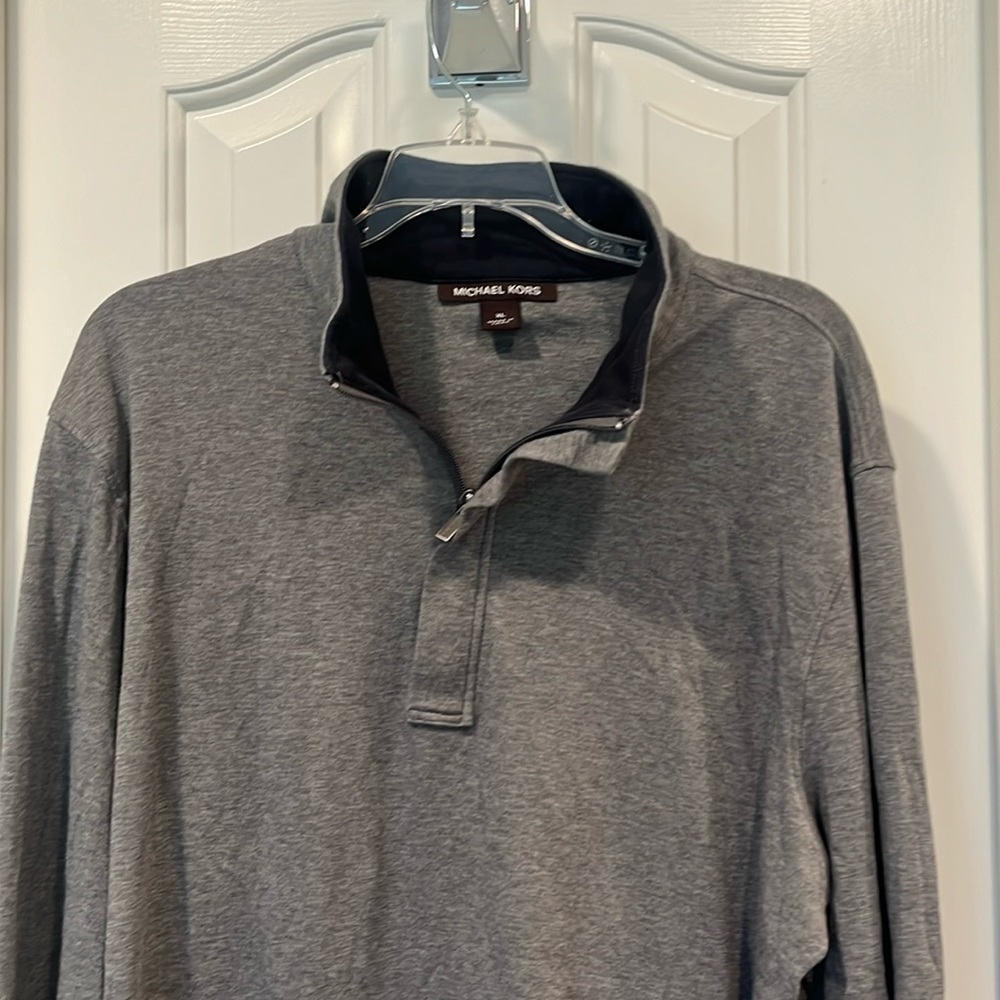 Men’s XL Michael Kore soft 1/4 zip gray with navy accent
